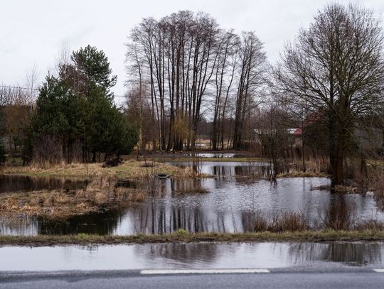 Stan ostrzegawczy w Pilicy (zdjęcia)