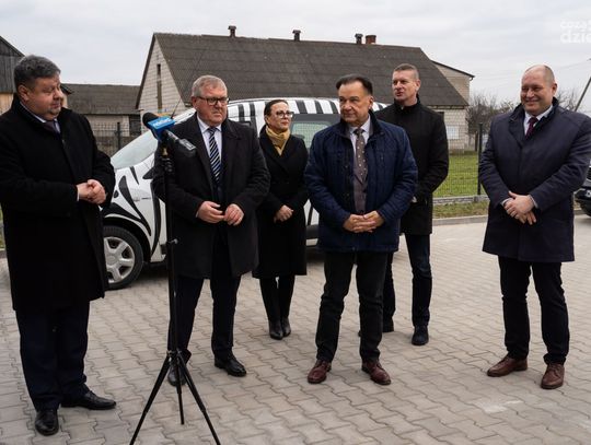 Otwarcie remizo-świetlicy w Odechowcu (zdjęcia) Otwarcie remizo-świetlicy w Odechowcu (zdjęcia)