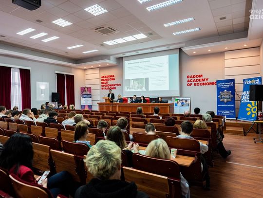 Technologie mobilne - bezpieczeństwo dzieci i młodzieży. Konferencja w AHNS (zdjęcia)