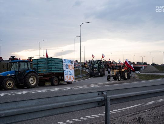 Strajk Rolników - blokady na E7 (zdjęcia) Strajk Rolników - blokady na E7 (zdjęcia)