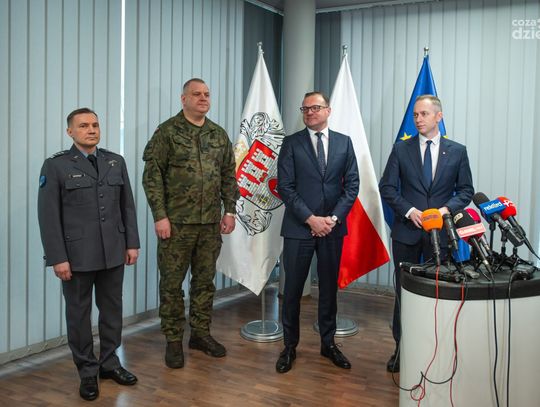 Briefing prasowy z udziałem Cezarego Tomczyka (zdjęcia)