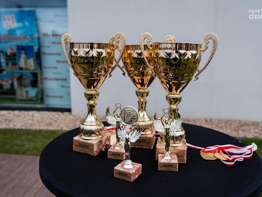 Uroczystość nadania imienie Jana Tatara stadionowi miejskiemu w Szydłowcu (zdjęcia) Uroczystość nadania imienie Jana Tatara stadionowi miejskiemu w Szydłowcu (zdjęcia)