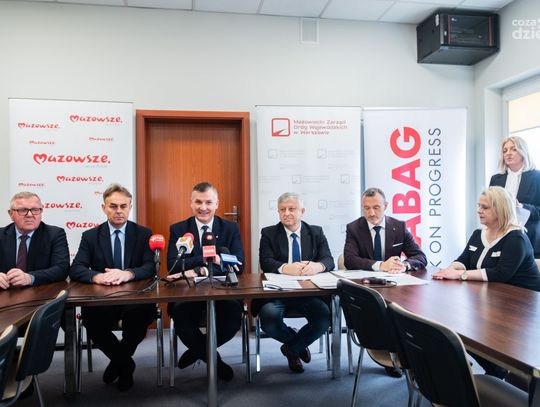 Podpisanie umów na drogi w Jedlni-Letnisku i Zakrzewie (zdjęcia)