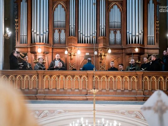 Msza Krzyżma Świętego w Katedrze (zdjęcia) Msza Krzyżma Świętego w Katedrze (zdjęcia)