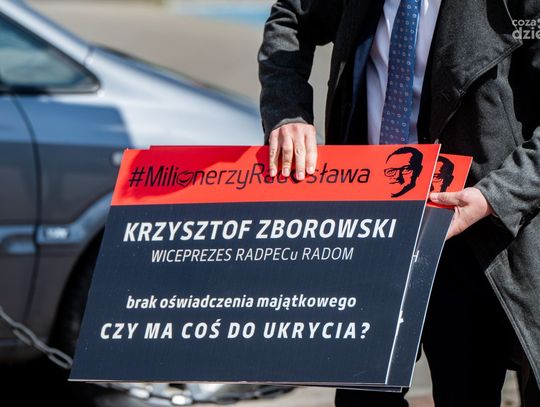 PiS o zarobkach w spółkach miejskich - konferencja prasowa (zdjęcia)