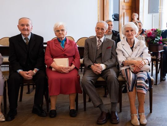 Uroczystość wręczenia medali za długoletnie pożycie małżeńskie (zdjęcia)