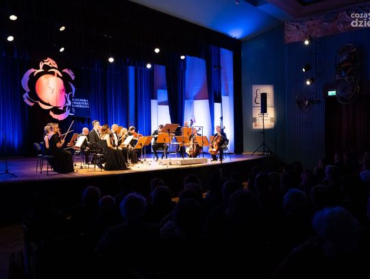 Koncert "Rozświetlona noc - Poznaj swoją orkiestrę" (zdjęcia)