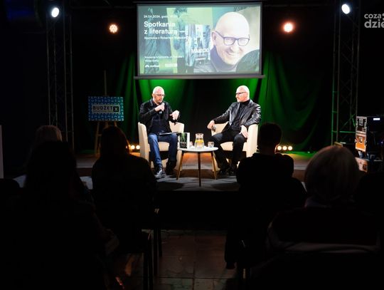 Spotkania z literaturą - rozmowa z Robertem Małeckim (zdjęcia)
