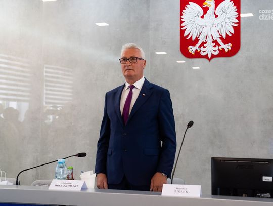 Pierwsza sesja nowej kadencji Rady Powiatu Radomskiego oraz wybór Starosty (zdjęcia)