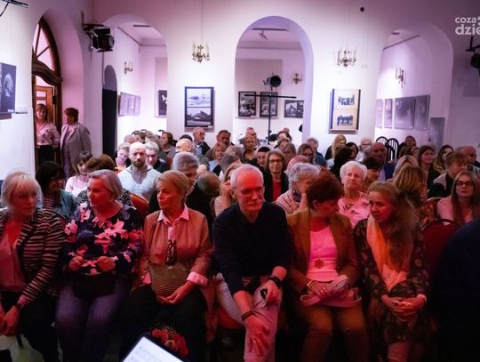 XXXI Ogólnopolski Turniej Śpiewających Poezję Łaźnia 2024: Katarzyna Dąbrowska, 13 randek DaNuty Rinn - piosenki o miłości (zdjęcia)