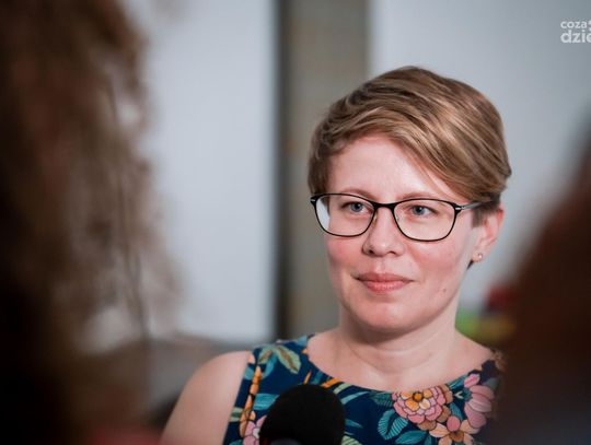 Wycinanka dla mamy - warsztaty w Muzeum im. Oskara Kolberga w Przysusze (zdjęcia)