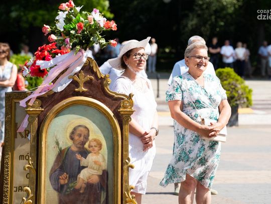 Procesja Bożego Ciała od kościoła pod wezwaniem Opieki Najświętszej Maryi Panny (zdjęcia)