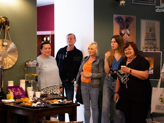 Wystawa fotografii "Poklatkowe perspektywy" Szymona Fotaka Wykroty (zdjęcia)