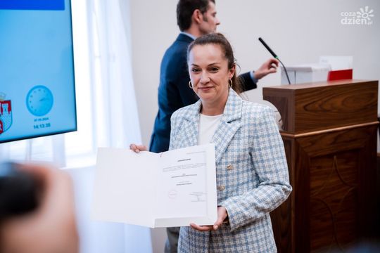 Analizujemy oświadczenia majątkowe radnych Rady Miejskiej w Radomiu! (cz. 1) Analizujemy oświadczenia majątkowe radnych Rady Miejskiej w Radomiu! (cz. 1)