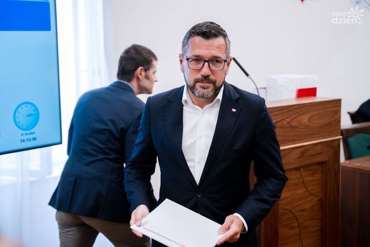 Analizujemy oświadczenia majątkowe radnych Rady Miejskiej w Radomiu! (cz. 1) Analizujemy oświadczenia majątkowe radnych Rady Miejskiej w Radomiu! (cz. 1)