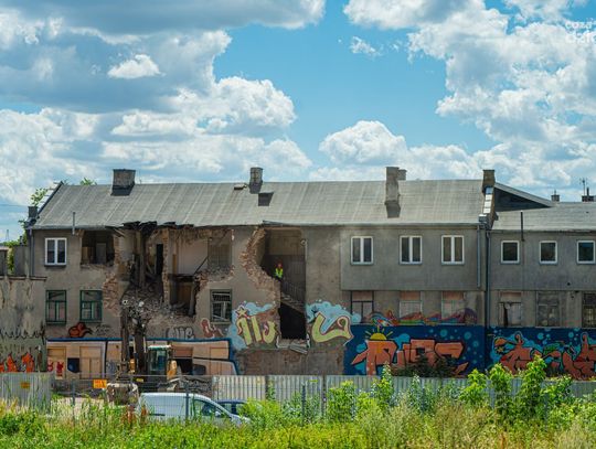 Rozpoczęto wyburzanie dawnego Hotelu Rzymskiego (zdjęcia)