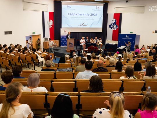 Uroczystość czepkowaia absolwentów studiów I stopnia kierunku pielęgniarstwo (zdjęcia)