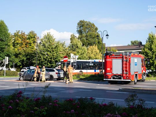 Wypadek przy dworcu PKP (zdjęcia)