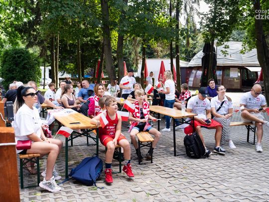 Strefa kibica na Borkach - Walka Arkadiusza Kułynycza na Igrzyskach Olimpijskich (zdjęcia) Strefa kibica na Borkach - Walka Arkadiusza Kułynycza na Igrzyskach Olimpijskich (zdjęcia)