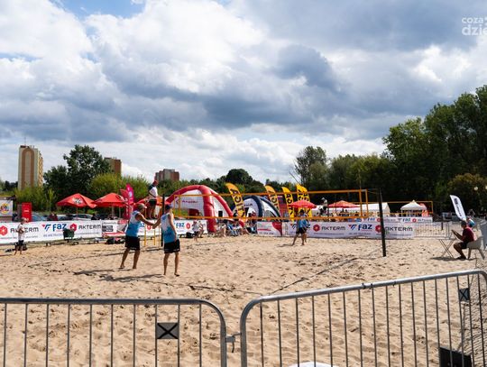 Otwarte mistrzostwa Radomia w siatkówce plażowej (zdjęcia)