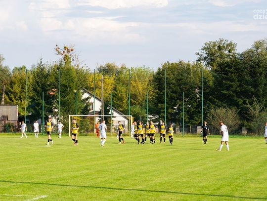 Tymex Liga  Okręgowa: Młodzik Radom - Zawisza Sienno (zdjęcia)