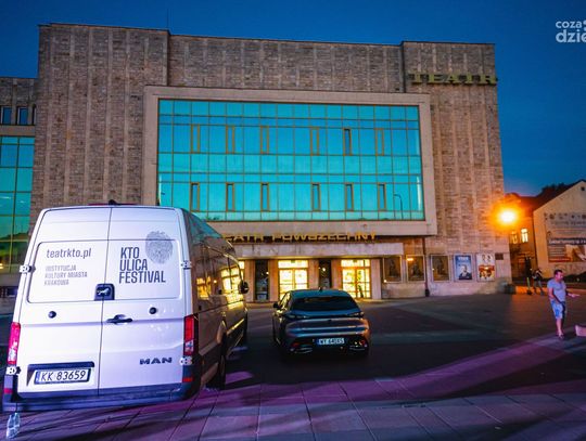 Ulica Teatralna - teatr KTO na placu Jagiellońskim (zdjęcia)