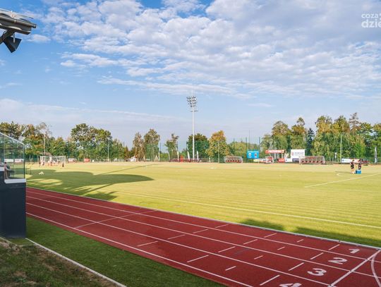 Otwarcie stadionu w Przysusze i mecz Oskar Przysucha - Radomiak Radom (zdjęcia)