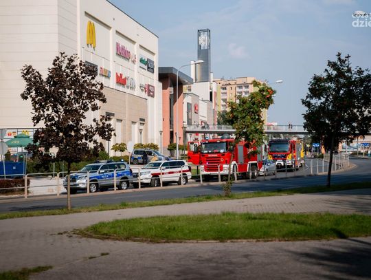 Praca służb ratunkowych przy wycieku gazu (zdjęcia) Praca służb ratunkowych przy wycieku gazu (zdjęcia)