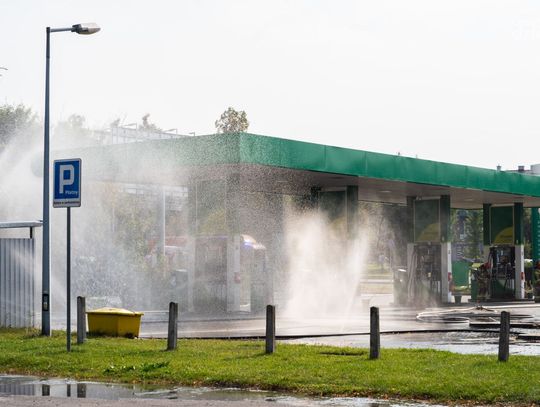 Wyciek gazu na stacji benzynowej przy ul. Kelles-Krauza (zdjęcia) Wyciek gazu na stacji benzynowej przy ul. Kelles-Krauza (zdjęcia)