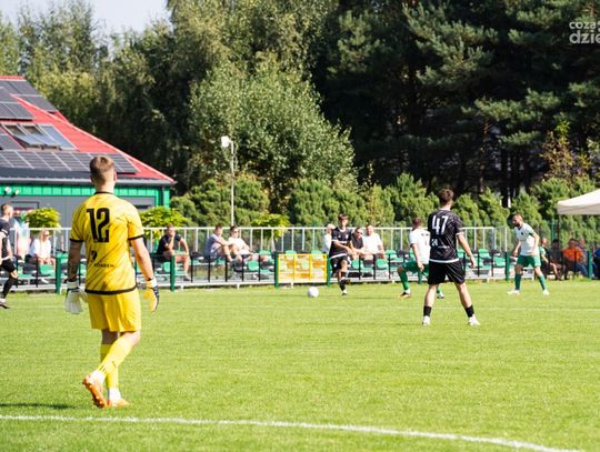 Tymex Liga Okręgowa: Centrum Radom - Szydłowianka Szydłowiec (zdjęcia)