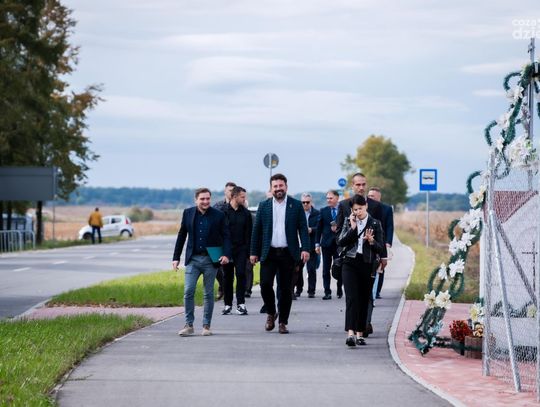 Otwarcie ronda w Gębarzowie (zdjęcia)