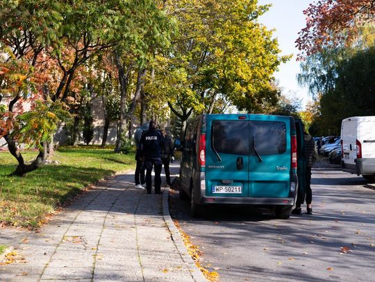 Ewakuacja mieszkańców przy ul. Paderewskiego (zdjęcia)