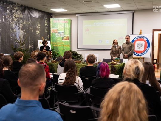 Inauguracja wystawy grzybów „Poznaj Grzyby – Unikniesz Zatrucia” (zdjęcia) Inauguracja wystawy grzybów „Poznaj Grzyby – Unikniesz Zatrucia” (zdjęcia)