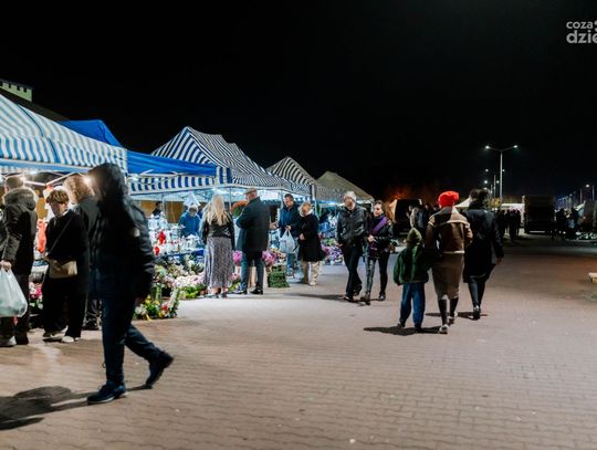 Nocny spacer po cmentarzu przy ul. Ofiar Firleja (zdjęcia) Nocny spacer po cmentarzu przy ul. Ofiar Firleja (zdjęcia)