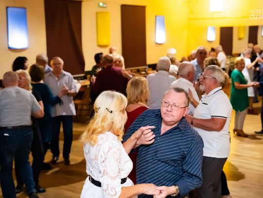 Wieczorek taneczny w Domu Kultury Idalin (zdjęcia)