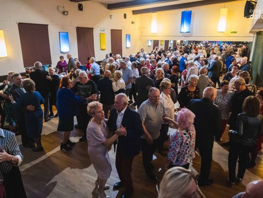 Wieczorek taneczny w DK Idalin (zdjęcia) Wieczorek taneczny w DK Idalin (zdjęcia)