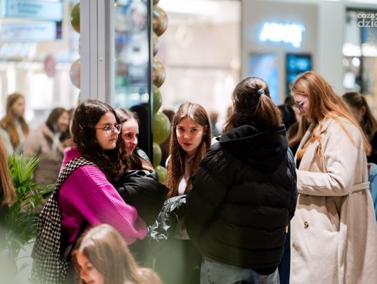 Tłumy na otwarciu Starbucksa w Galerii Słonecznej (zdjęcia)