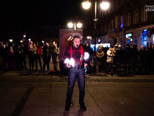 Ogniste Mikołajki na Placu Konstytucji (zdjęcia)