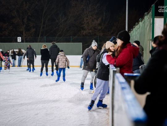 Lodowisko na Borkach już otwarte (zdjęcia) Lodowisko na Borkach już otwarte (zdjęcia)