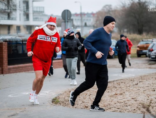 Mikołajkowe Morsowanie (zdjęcia) Mikołajkowe Morsowanie (zdjęcia)