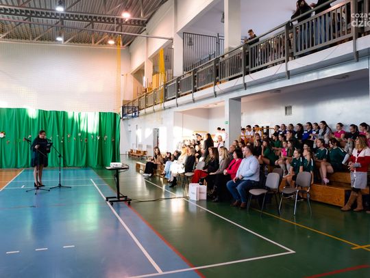 Mikołajkowy turniej siatkówki w XIII Liceum Ogólnokształcącym (zdjęcia)