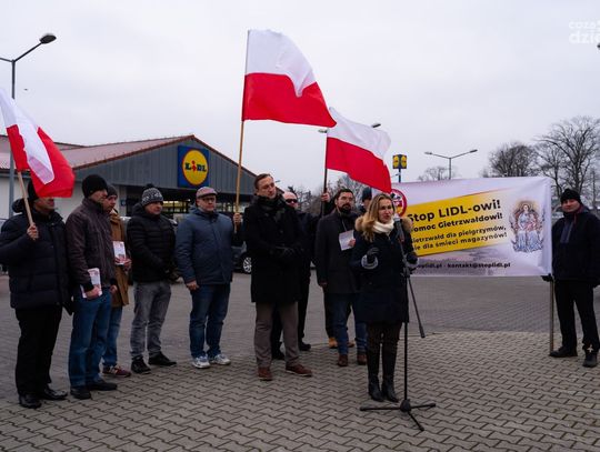 Strajk dot. budowy centrum dystrybucyjnego Lidla w Gietrzwałdzie (zdjęcia)