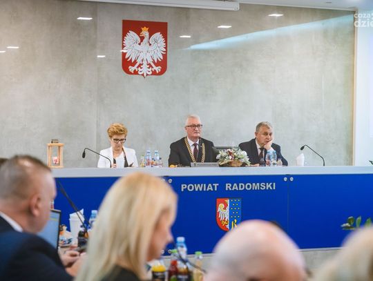 Sesja budżetowa Rady Powiatu Radomskiego (zdjęcia)