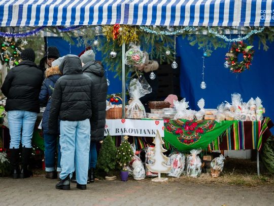 Charytatywny Jarmark Bożonarodzeniowy (zdjęcia) Charytatywny Jarmark Bożonarodzeniowy (zdjęcia)