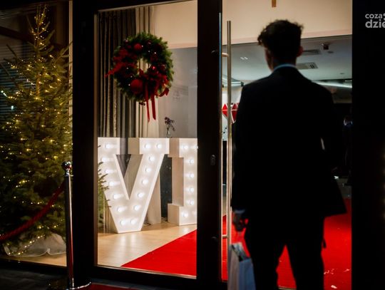 Studniówki 2025: VI Liceum Ogólnokształcące im. Jana Kochanowskiego (zdjęcia)