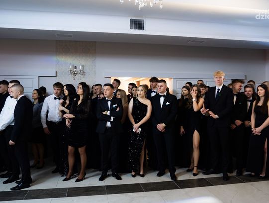 Studniówki 2025: Szkoły im. 72 Pułku Piechoty w Radomiu ZDZ (zdjęcia)