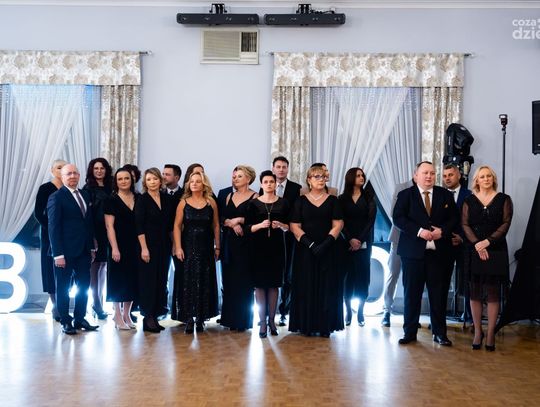 Studniówki 2025: VII Liceum Ogólnokształcące im. Krzysztofa Kamila Baczyńskiego w Radomiu (zdjęcia)