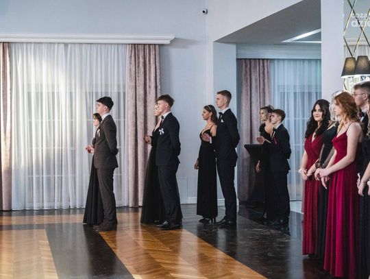 Studniówki 2025: Zespół Szkół nr 2 im. Ludwika Skowyry w Przysusze (zdjęcia)