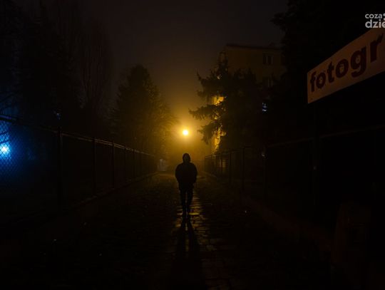 Nocna mgła w Radomiu (zdjęcia)