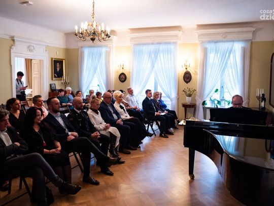 Koncert fortepianowy ,,Dwie wiosny'' w wykonaniu Sławomira Dobrzańskiego w Przysusze (zdjęcia)